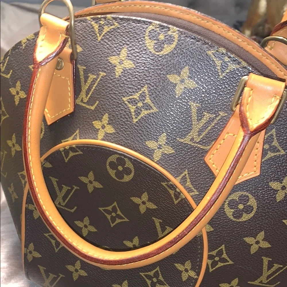 Louis Vuitton Brown Monogram ELLIPSE PM Handbag
